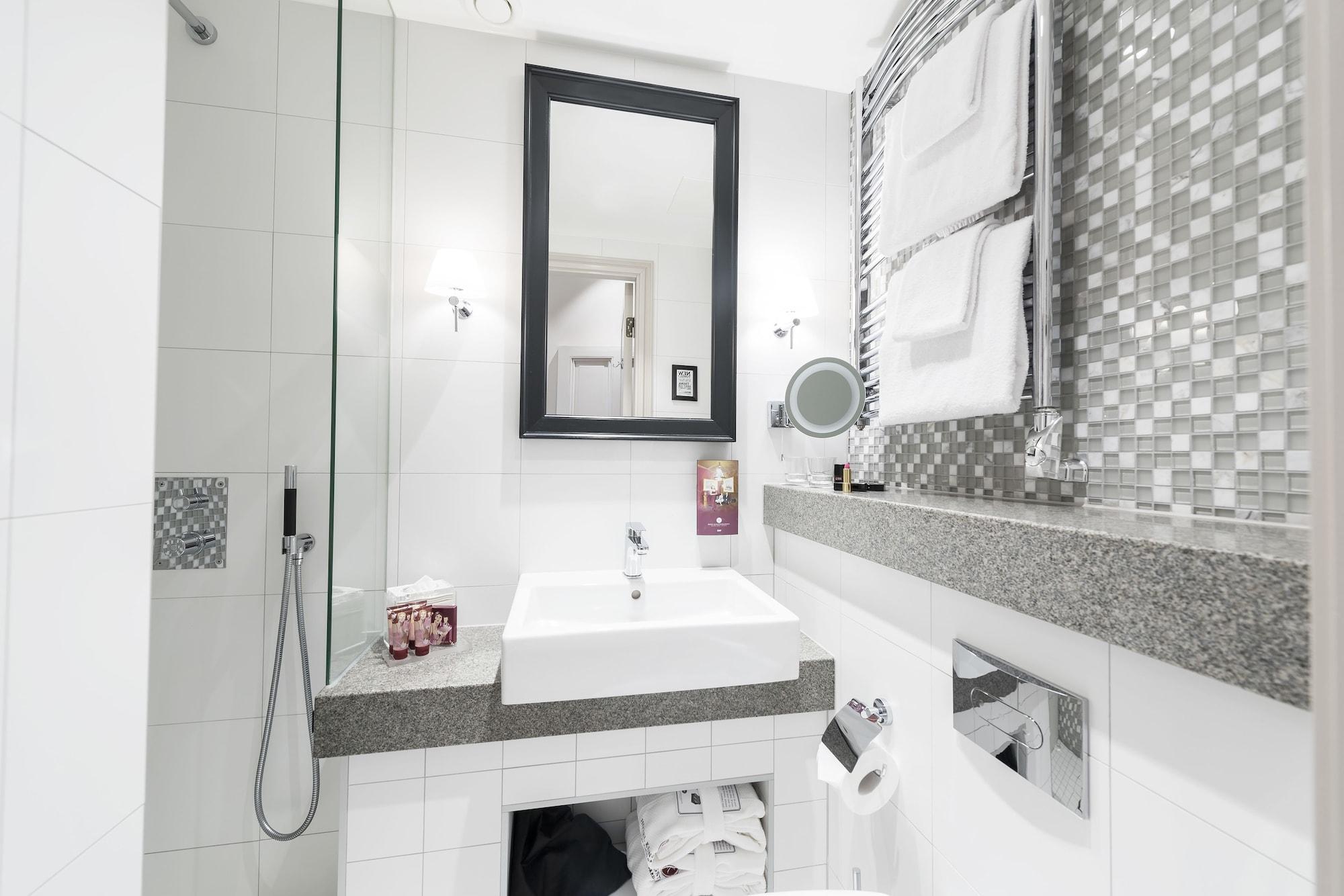 Kungstradgarden 4*